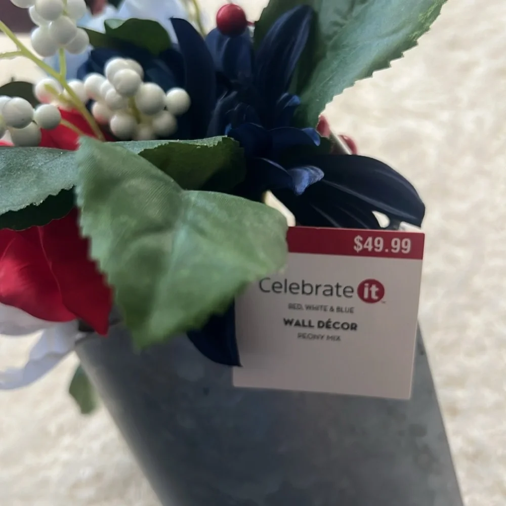 🌻 NWT Celebrate It Hanging Faux Floral Wall Tin